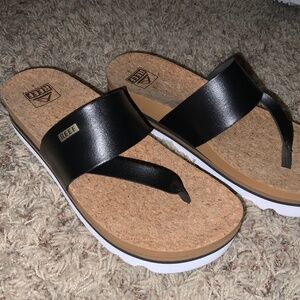 Reef Women's Black and Tan Sandals